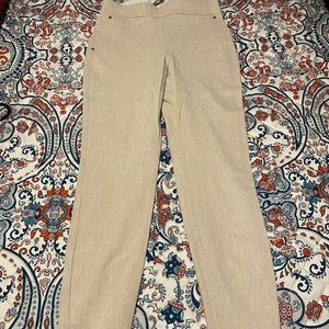 Light tan brand new with tags ankle length skinny pant